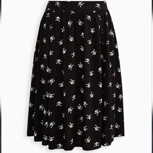 BNWT Torrid Skater Midi Skirt - Skull Sz 14/16